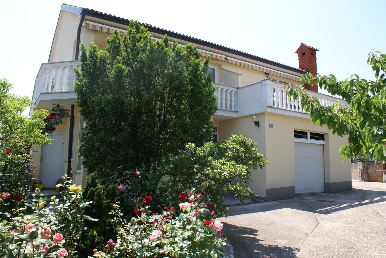 Apartments Nikola Krk Town Extérieur photo